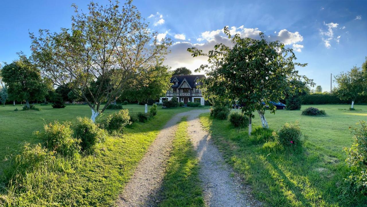 Bed and Breakfast Manoir Melphil Saint-Étienne-la-Thillaye Exterior foto